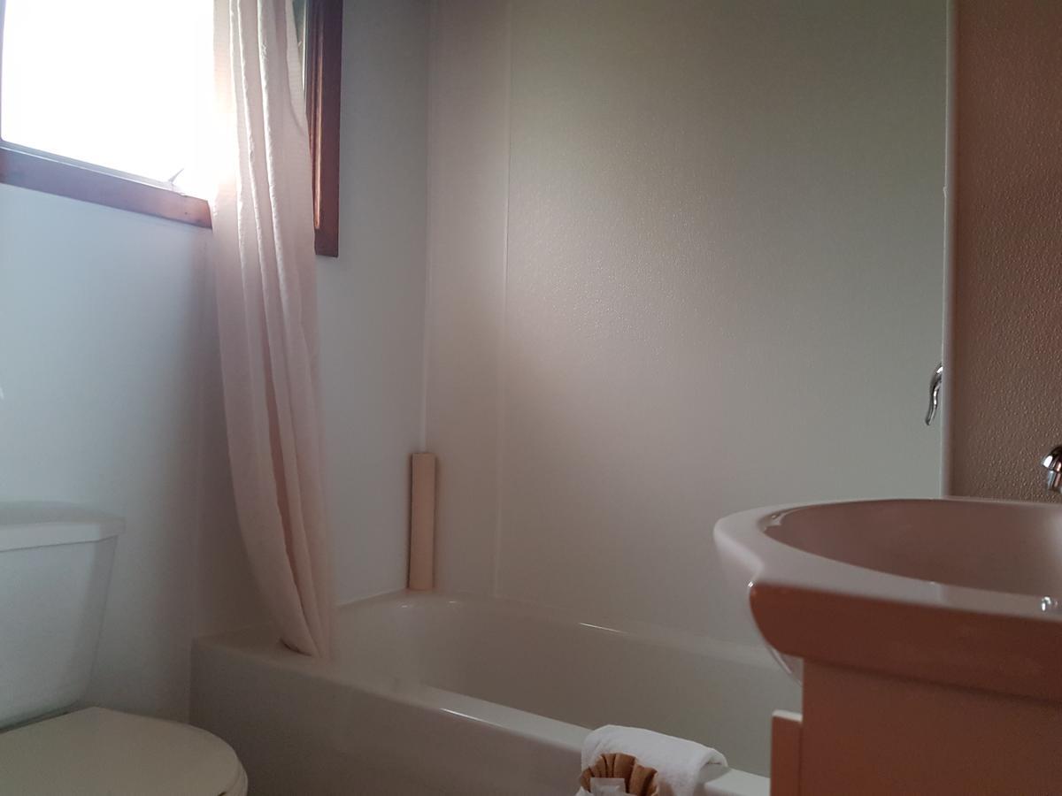 كرانبروك Flamingo Motel المظهر الخارجي الصورة